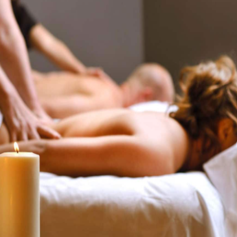 Masaje de Pareja: Conecta, Relájate y Revive la Pasión